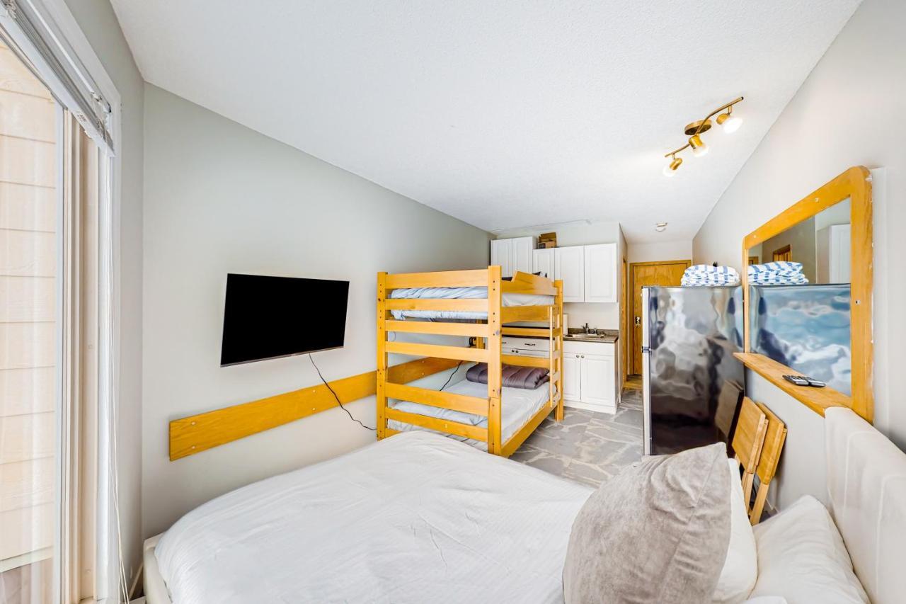 Whitefoot Lodge 314 Big White Екстериор снимка